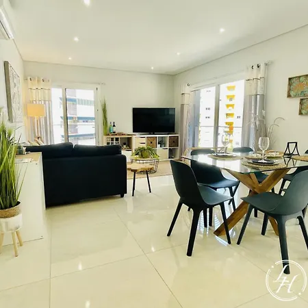 Ambrosio Iate - Modern - Parking - 500m Apartment Portimao